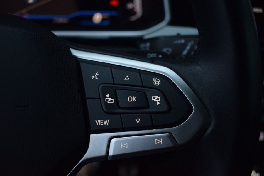 Volkswagen T-Roc 1.5 TSI DSG R-Line | Camera | Keyless | IQ-light | 17"