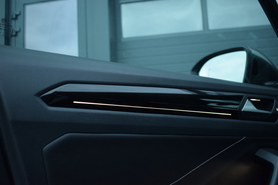 Volkswagen T-Roc 1.5 TSI DSG R-Line | Camera | Keyless | IQ-light | 17"