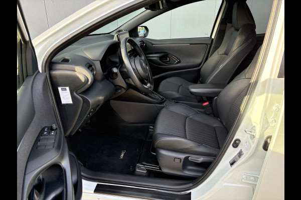 Toyota Yaris 1.5 Hybrid 130 Executive Camera/Head-up display/Parkeerhulp/Carplay-Android auto