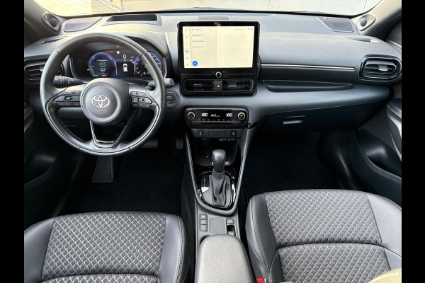 Toyota Yaris 1.5 Hybrid 130 Executive Camera/Head-up display/Parkeerhulp/Carplay-Android auto