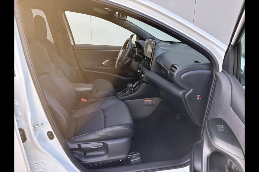 Toyota Yaris 1.5 Hybrid 130 Executive Camera/Head-up display/Parkeerhulp/Carplay-Android auto
