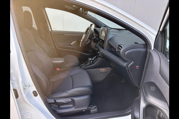 Toyota Yaris 1.5 Hybrid 130 Executive Camera/Head-up display/Parkeerhulp/Carplay-Android auto