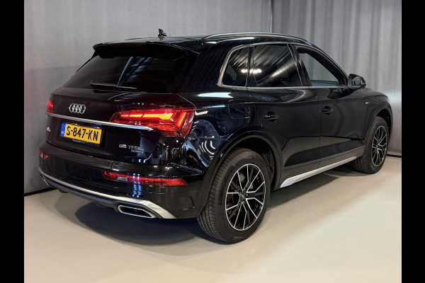 Audi Q5 55 TFSI e S edition Competition 19"/Sportstoelen/Stoelverwarming/Adaptieve cruise/Dodehoek/Camera/Apple Carplay & Android Auto