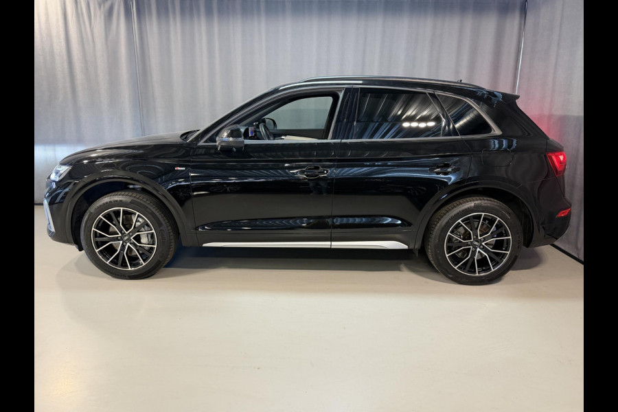 Audi Q5 55 TFSI e S edition Competition 19"/Sportstoelen/Stoelverwarming/Adaptieve cruise/Dodehoek/Camera/Apple Carplay & Android Auto