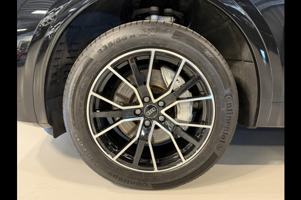 Audi Q5 55 TFSI e S edition Competition 19"/Sportstoelen/Stoelverwarming/Adaptieve cruise/Dodehoek/Camera/Apple Carplay & Android Auto
