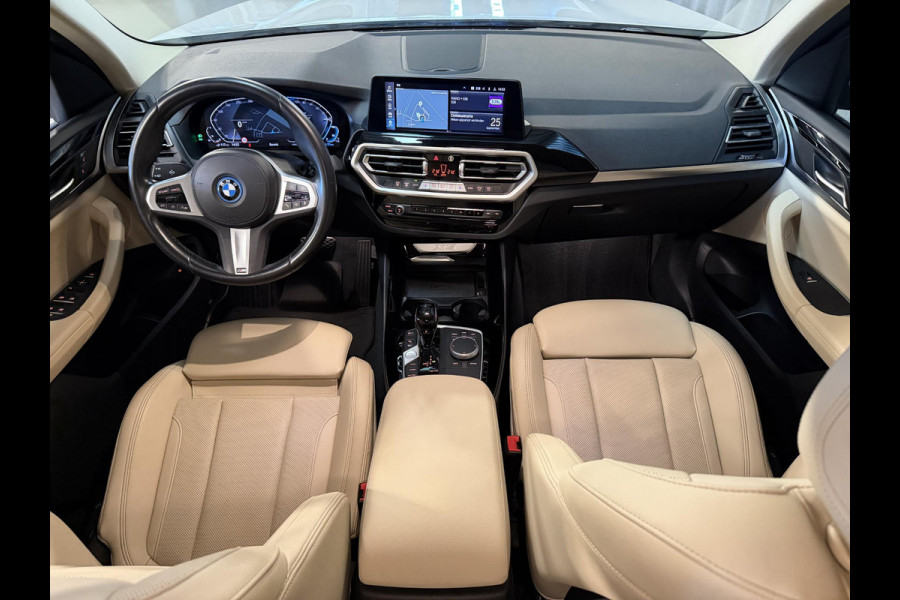BMW X3 xDrive30e 18"/Leder/Dodehoek/Camera/Keyless/LED/Navigatie