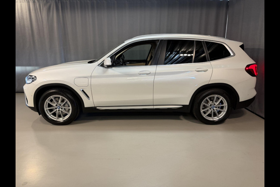 BMW X3 xDrive30e 18"/Leder/Dodehoek/Camera/Keyless/LED/Navigatie