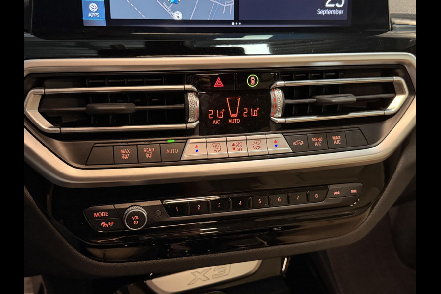BMW X3 xDrive30e 18"/Leder/Dodehoek/Camera/Keyless/LED/Navigatie