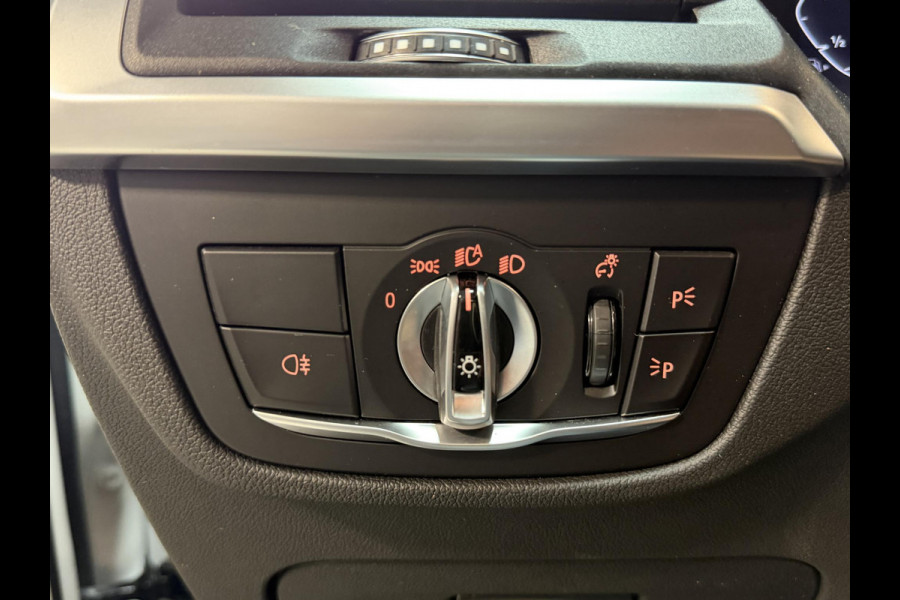 BMW X3 xDrive30e 18"/Leder/Dodehoek/Camera/Keyless/LED/Navigatie