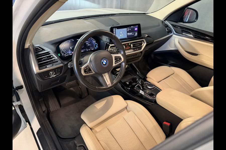 BMW X3 xDrive30e 18"/Leder/Dodehoek/Camera/Keyless/LED/Navigatie