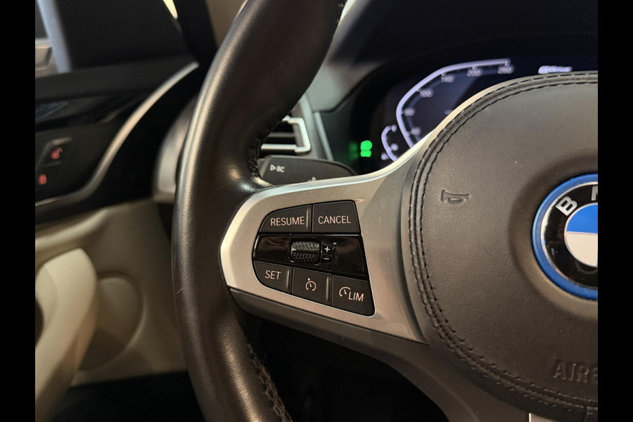 BMW X3 xDrive30e 18"/Leder/Dodehoek/Camera/Keyless/LED/Navigatie