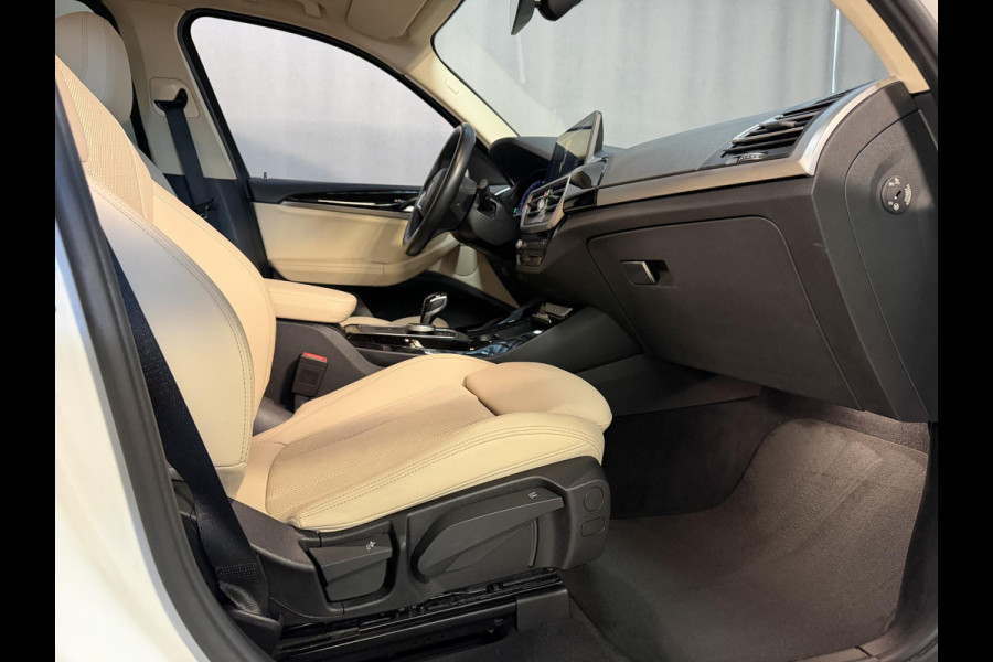 BMW X3 xDrive30e 18"/Leder/Dodehoek/Camera/Keyless/LED/Navigatie