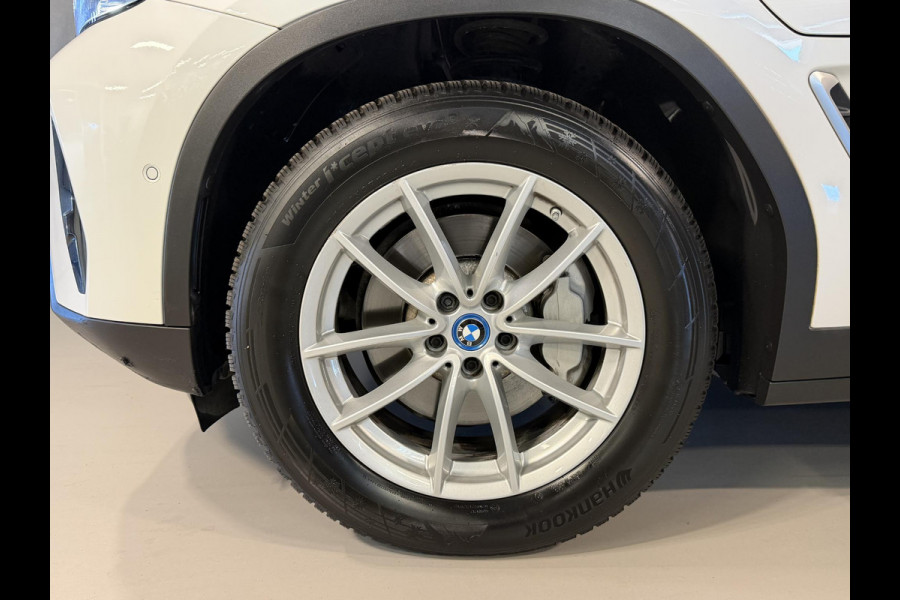 BMW X3 xDrive30e 18"/Leder/Dodehoek/Camera/Keyless/LED/Navigatie