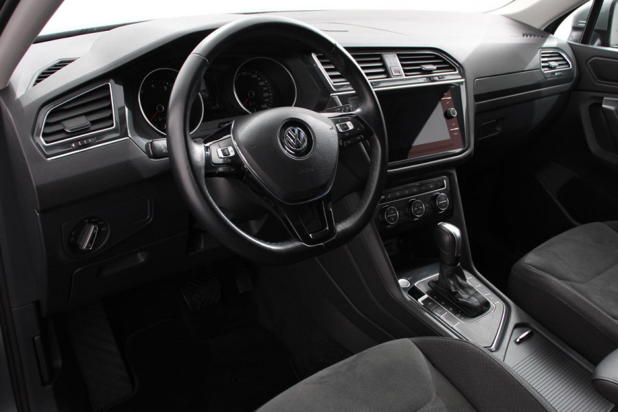 Volkswagen Tiguan Allspace 1.5 TSI 150pk DSG HighLine 7p. Navigatie Climate Control Lichtmetalen velgen Electrische Achterklep DAB Led Stoelverwarming