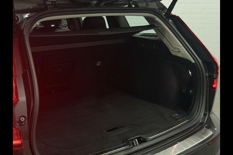 Volvo V60 2.0 T6 Plug-in hybrid AWD Plus Dark Long range | Trekhaak | Stuur-/stoelverwarming | Memory | Cruise-/climate control | Leder | Carplay