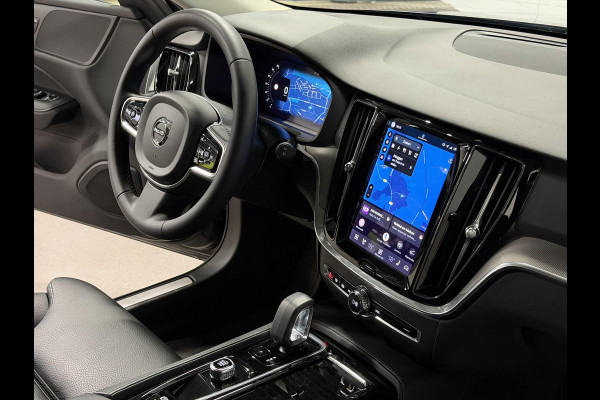 Volvo V60 2.0 T6 Plug-in hybrid AWD Plus Dark Long range | Trekhaak | Stuur-/stoelverwarming | Memory | Cruise-/climate control | Leder | Carplay