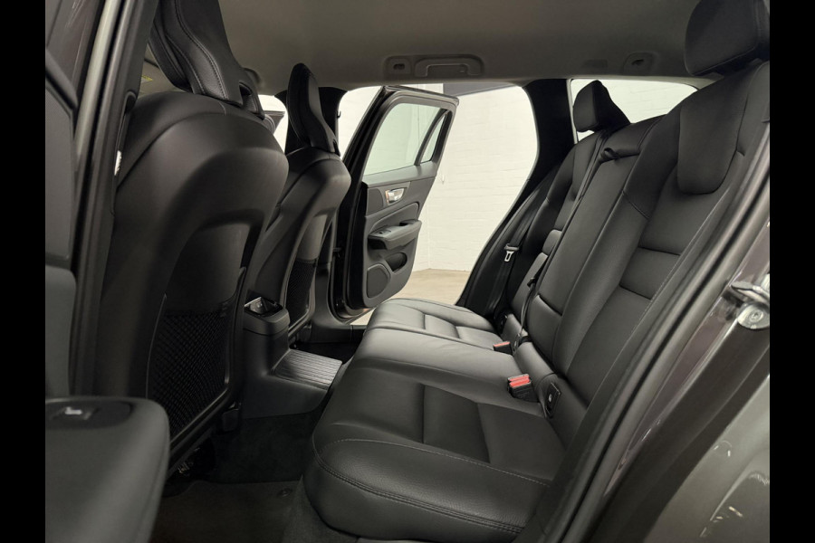Volvo V60 2.0 T6 Plug-in hybrid AWD Plus Dark Long range | Trekhaak | Stuur-/stoelverwarming | Memory | Cruise-/climate control | Leder | Carplay
