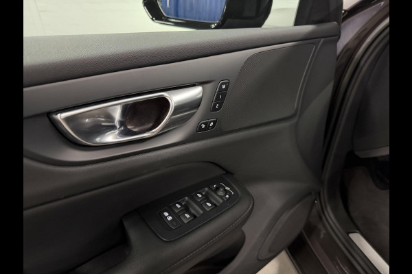 Volvo V60 2.0 T6 Plug-in hybrid AWD Plus Dark Long range | Trekhaak | Stuur-/stoelverwarming | Memory | Cruise-/climate control | Leder | Carplay