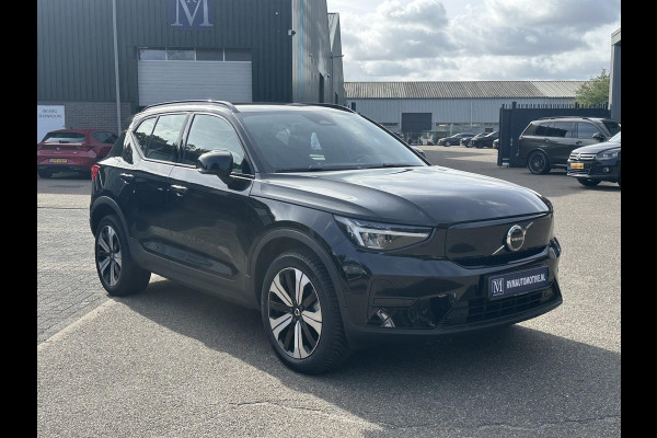 Volvo XC40 Recharge Plus 70 kWh VAN: € 32.900- VOOR: € 30.877,- UW HERFSTVOORDEEL: € 2.023-| SOH 92%|  ADAPTIVE CRUISE| ELEK. ACHTERKLEP| STOEL + STUURVERWARMING| DODE HOEK SENSOR|