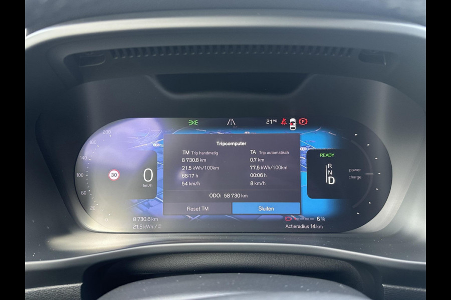 Volvo XC40 Recharge Plus 70 kWh VAN: € 32.900- VOOR: € 30.877,- UW HERFSTVOORDEEL: € 2.023-| SOH 92%|  ADAPTIVE CRUISE| ELEK. ACHTERKLEP| STOEL + STUURVERWARMING| DODE HOEK SENSOR|