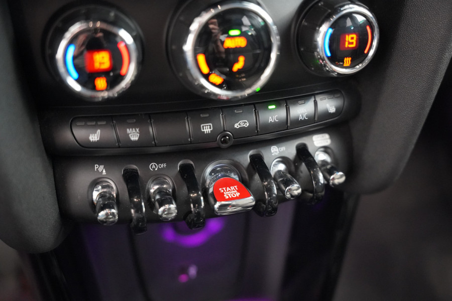 MINI 5-deurs 1.5 Cooper Chili Navigatie Full-led CruiseControl