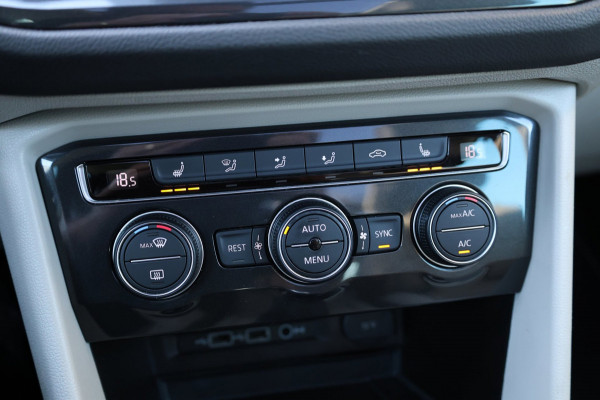 Volkswagen Tiguan 1.4 TSI ACT R-line LED/VIRTUAL/LEER+S.VERWARMING/LMV/CAM/LINE/ACC/ECC/12 MND GARANTIE!