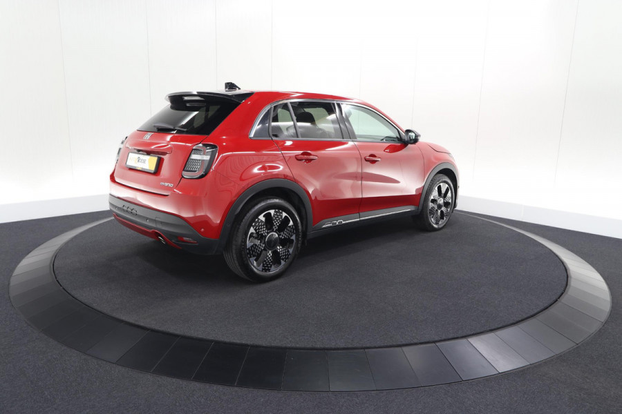 Fiat 600 1.2 Hybrid La Prima | Elektrische Achterklep | Adaptieve Cruise Control | Dodehoekdetectie | Camera