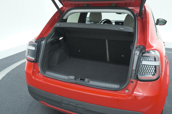 Fiat 600 1.2 Hybrid La Prima | Elektrische Achterklep | Adaptieve Cruise Control | Dodehoekdetectie | Camera