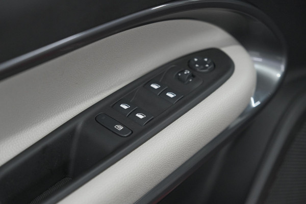 Fiat 600 1.2 Hybrid La Prima | Elektrische Achterklep | Adaptieve Cruise Control | Dodehoekdetectie | Camera