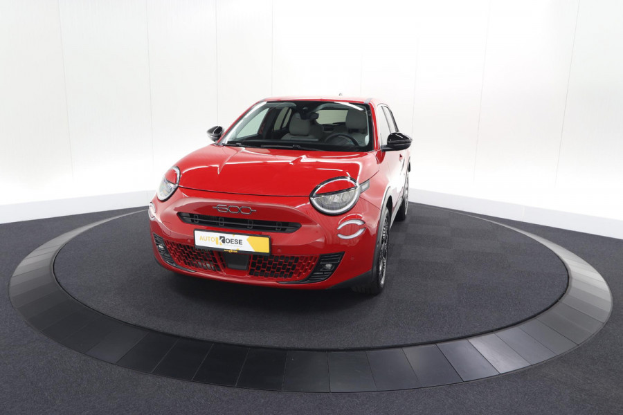 Fiat 600 1.2 Hybrid La Prima | Elektrische Achterklep | Adaptieve Cruise Control | Dodehoekdetectie | Camera