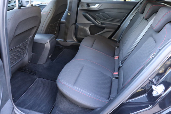 Ford Focus Wagon 1.0 EcoBoost Hybrid ST Line X Org. NL camera winterpack