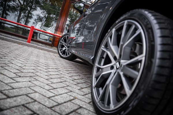 Audi Q5 50 TFSI e Quattro Pro Line | Luchtvering | Matrix LED | Inparkeersysteem | Drive select | Trekhaak | Navigatie | SoH 94% |