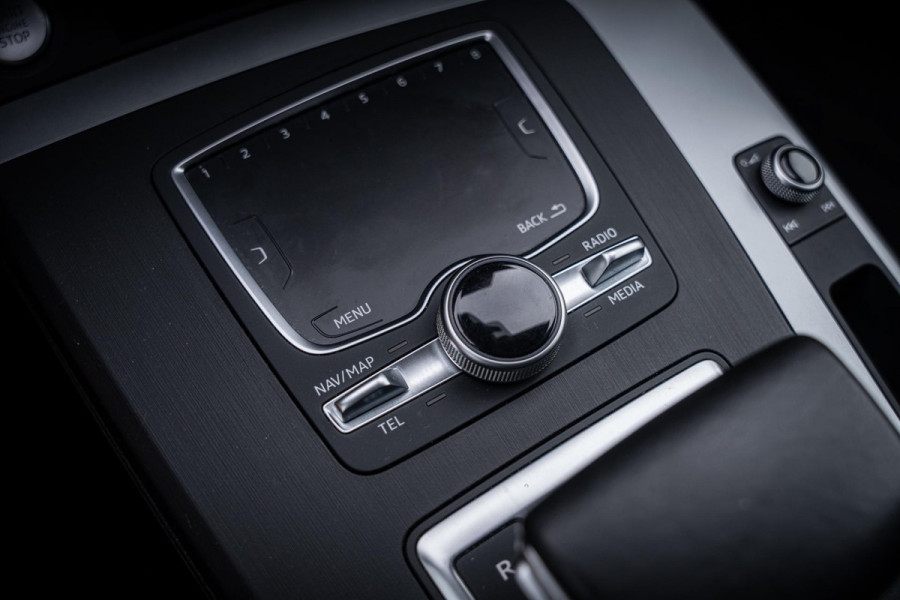 Audi Q5 50 TFSI e Quattro Pro Line | Luchtvering | Matrix LED | Inparkeersysteem | Drive select | Trekhaak | Navigatie | SoH 94% |