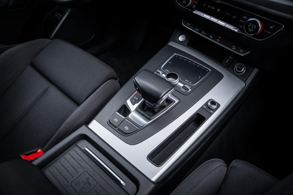 Audi Q5 50 TFSI e Quattro Pro Line | Luchtvering | Matrix LED | Inparkeersysteem | Drive select | Trekhaak | Navigatie | SoH 94% |