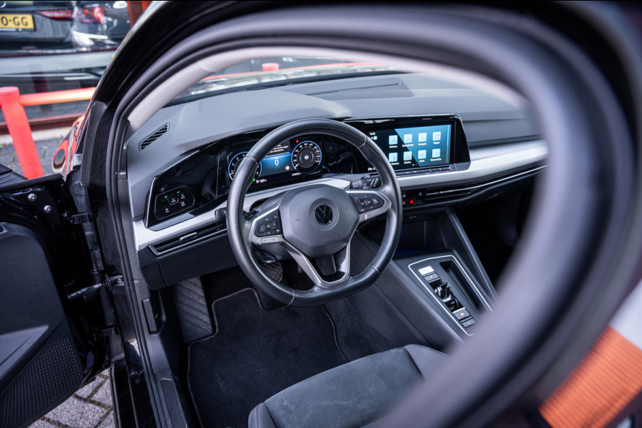 Volkswagen Golf Variant 1.5 eTSI Life Business | Automaat | navigatie | Adaptieve cruise control | App-Connect | camera |