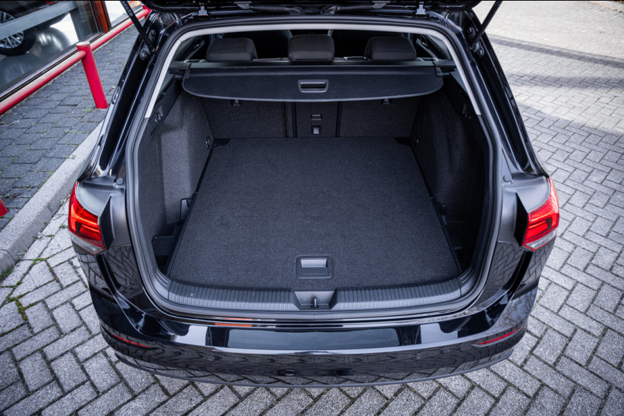 Volkswagen Golf Variant 1.5 eTSI Life Business | Automaat | navigatie | Adaptieve cruise control | App-Connect | camera |