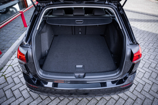 Volkswagen Golf Variant 1.5 eTSI Life Business | Automaat | navigatie | Adaptieve cruise control | App-Connect | camera |