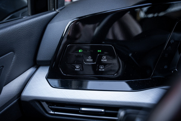 Volkswagen Golf Variant 1.5 eTSI Life Business | Automaat | navigatie | Adaptieve cruise control | App-Connect | camera |