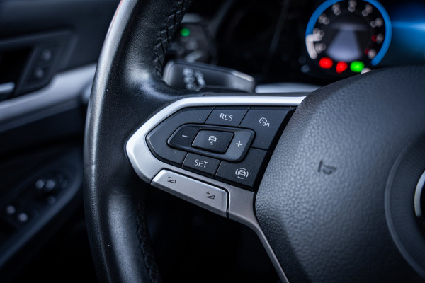 Volkswagen Golf Variant 1.5 eTSI Life Business | Automaat | navigatie | Adaptieve cruise control | App-Connect | camera |
