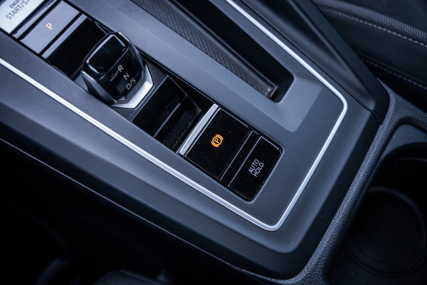 Volkswagen Golf Variant 1.5 eTSI Life Business | Automaat | navigatie | Adaptieve cruise control | App-Connect | camera |
