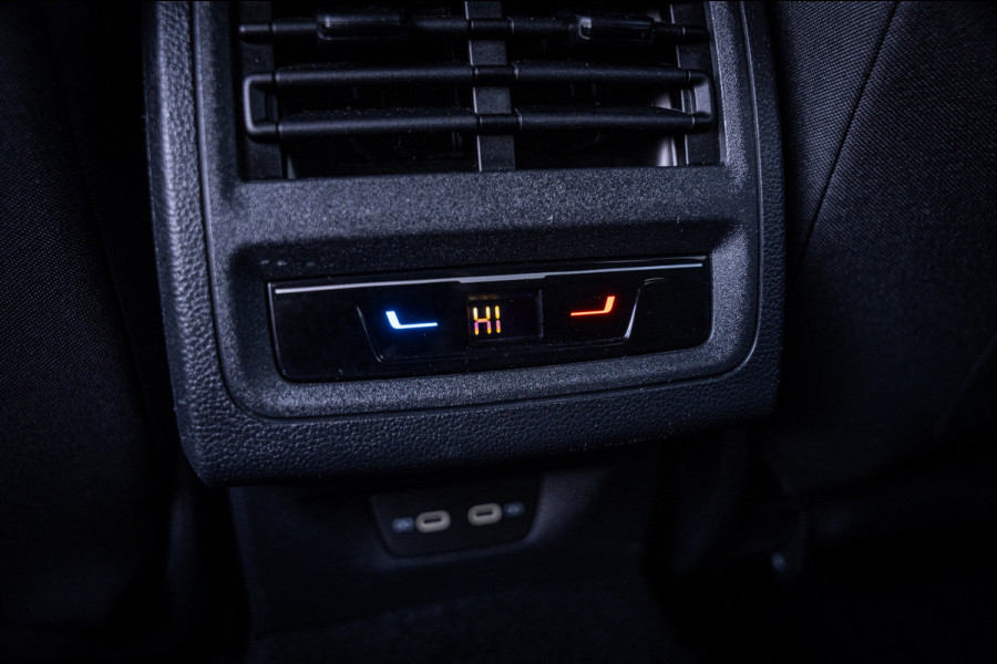 Volkswagen Golf Variant 1.5 eTSI Life Business | Automaat | navigatie | Adaptieve cruise control | App-Connect | camera |