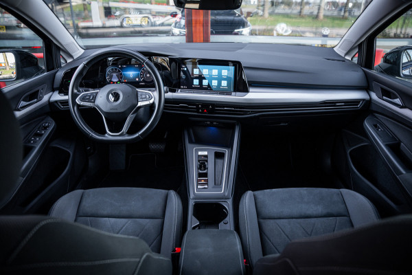 Volkswagen Golf Variant 1.5 eTSI Life Business | Automaat | navigatie | Adaptieve cruise control | App-Connect | camera |