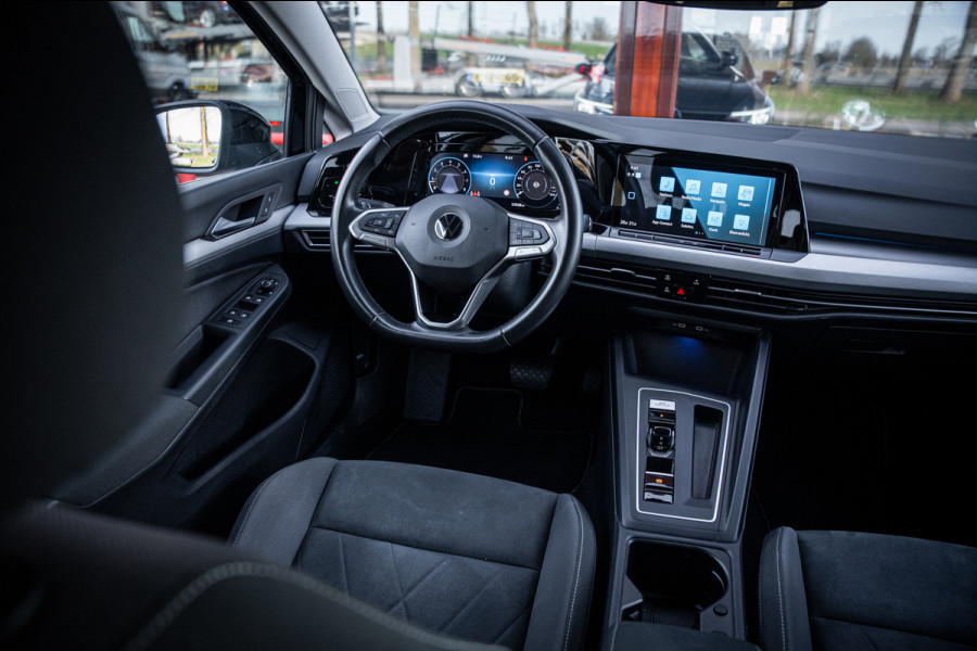 Volkswagen Golf Variant 1.5 eTSI Life Business | Automaat | navigatie | Adaptieve cruise control | App-Connect | camera |