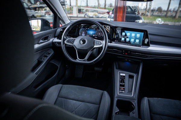 Volkswagen Golf Variant 1.5 eTSI Life Business | Automaat | navigatie | Adaptieve cruise control | App-Connect | camera |