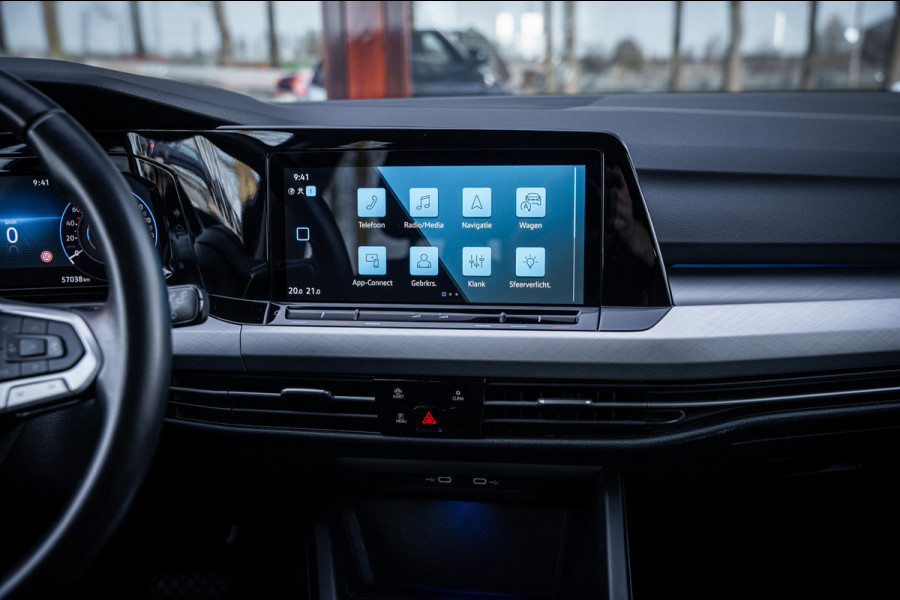 Volkswagen Golf Variant 1.5 eTSI Life Business | Automaat | navigatie | Adaptieve cruise control | App-Connect | camera |