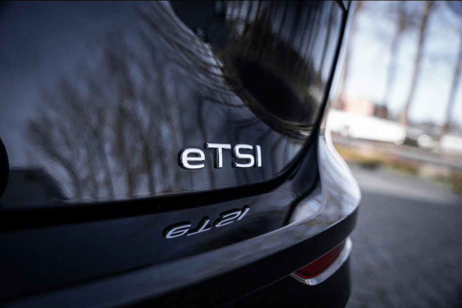 Volkswagen Golf Variant 1.5 eTSI Life Business | Automaat | navigatie | Adaptieve cruise control | App-Connect | camera |
