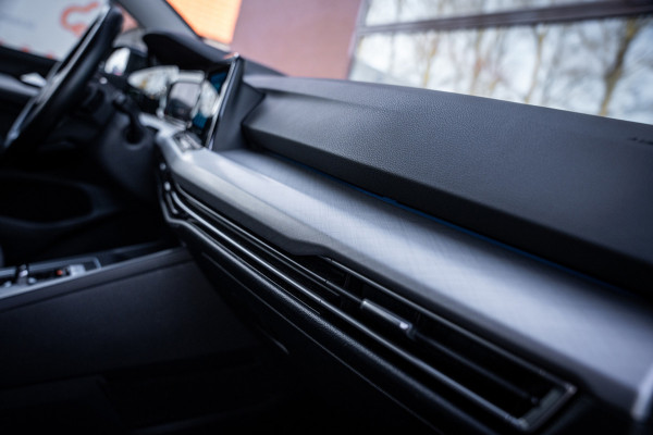 Volkswagen Golf Variant 1.5 eTSI Life Business | Automaat | navigatie | Adaptieve cruise control | App-Connect | camera |