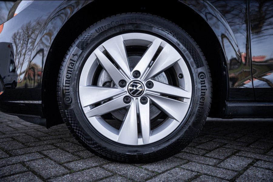 Volkswagen Golf Variant 1.5 eTSI Life Business | Automaat | navigatie | Adaptieve cruise control | App-Connect | camera |