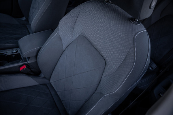 Volkswagen Golf Variant 1.5 eTSI Life Business | Automaat | navigatie | Adaptieve cruise control | App-Connect | camera |