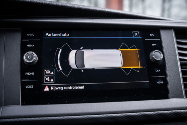 Volkswagen Transporter 2.0 TDI 150pk | L2 | Automaat | Stoelverwarming | Navigatie | Adaptieve cruise control |Carplay |
